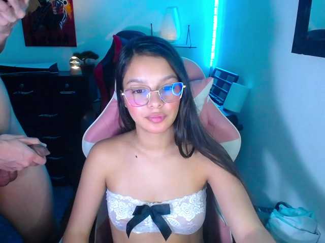 room-kitty live cam on BongaCams
