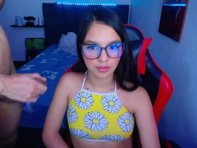 room-kitty live cam on BongaCams