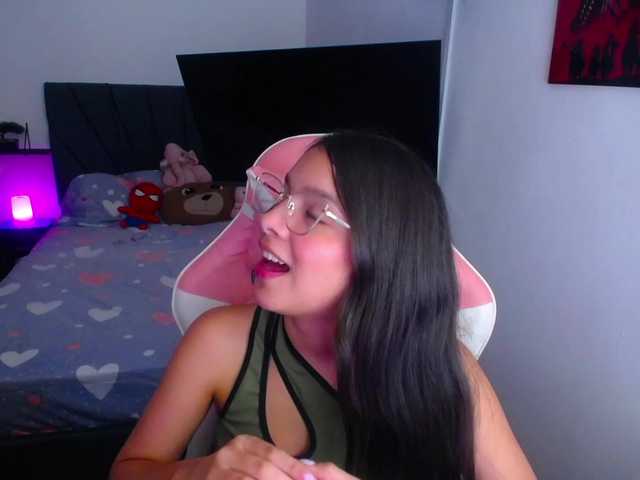 room-kitty live cam on BongaCams