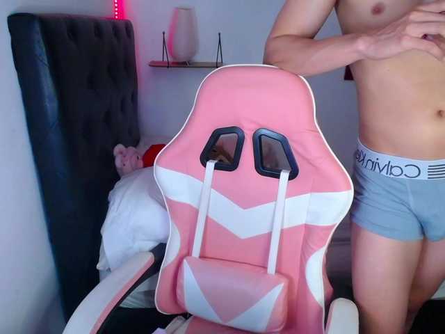 room-kitty live cam on BongaCams