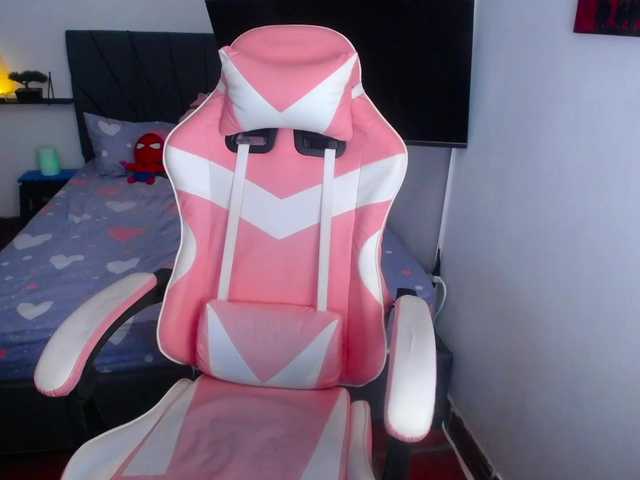 room-kitty live cam on BongaCams