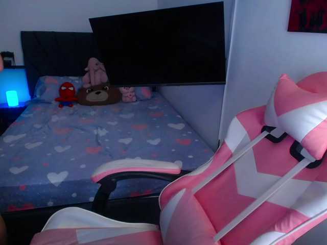 room-kitty live cam on BongaCams