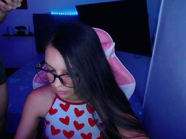 room-kitty live cam on BongaCams