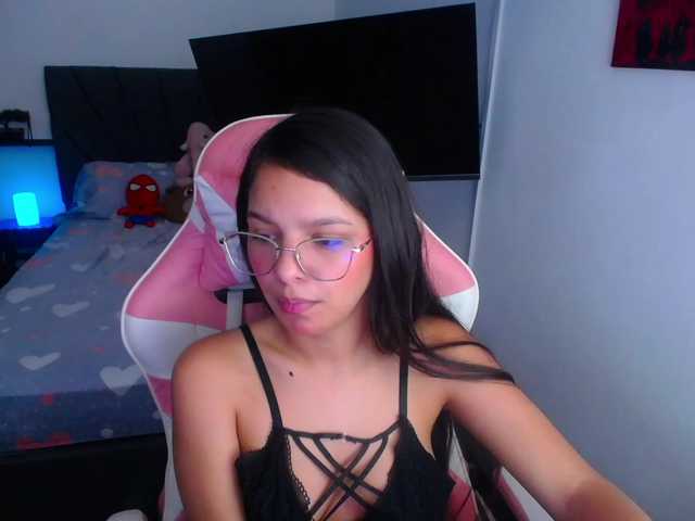 le modèle room-kitty est en webcam porno dans un show sur le site bongacams, il possède les tags suivants: Latino/Hispanic,Brunette,Shaved