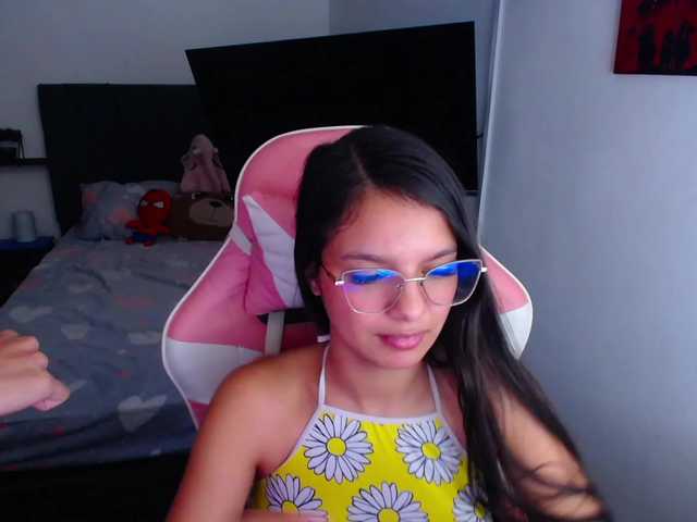 room-kitty live cam on BongaCams