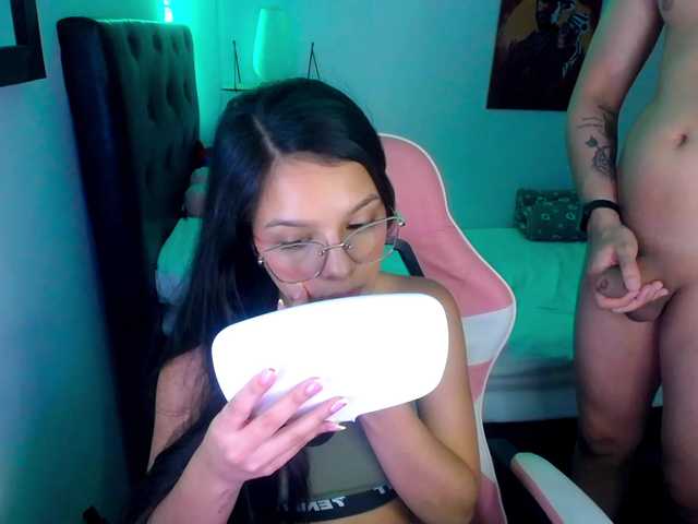 room-kitty live cam on BongaCams