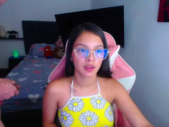 room-kitty live cam on BongaCams