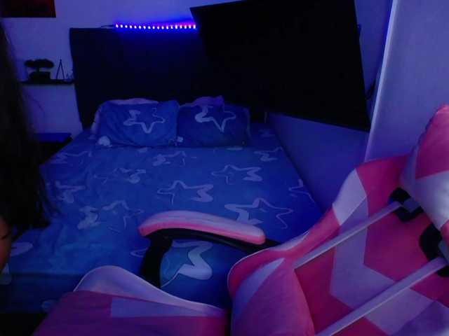 room-kitty live cam on BongaCams