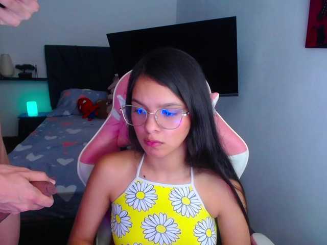 room-kitty live cam on BongaCams