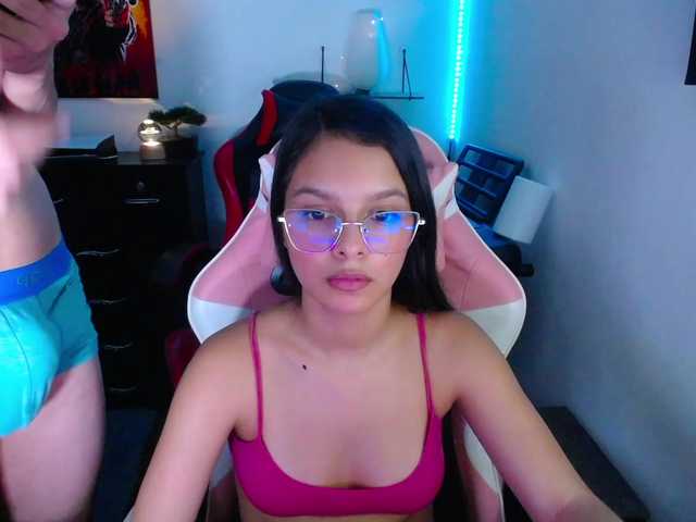 room-kitty live cam on BongaCams