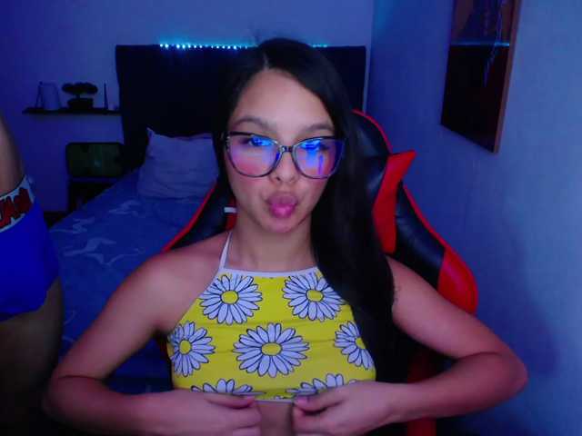 room-kitty live cam on BongaCams