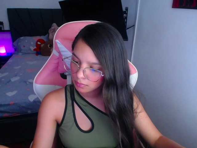 room-kitty live cam on BongaCams