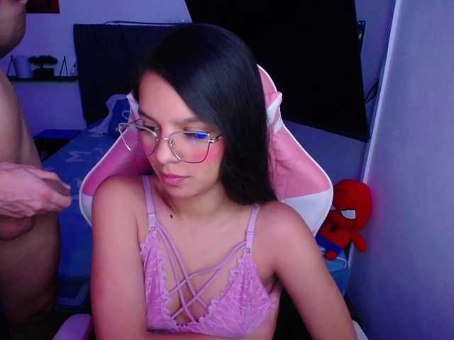 room-kitty live cam on BongaCams