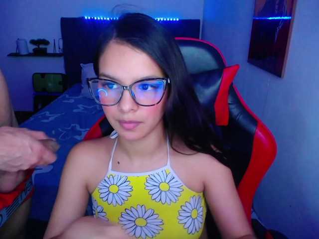 room-kitty live cam on BongaCams
