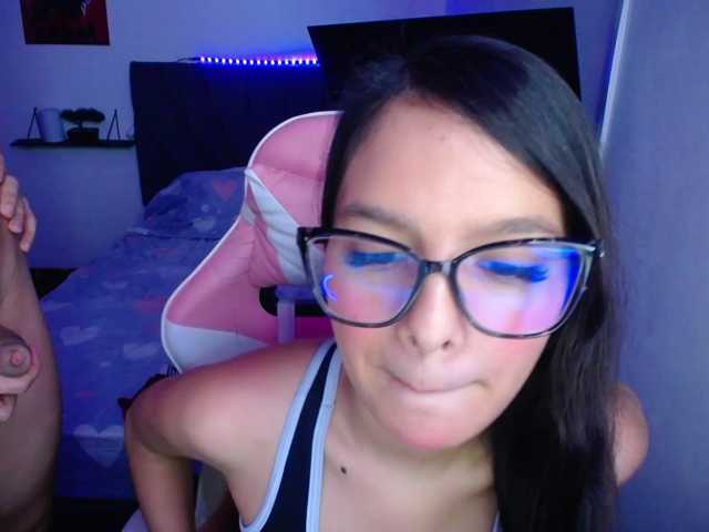 room-kitty live cam on BongaCams