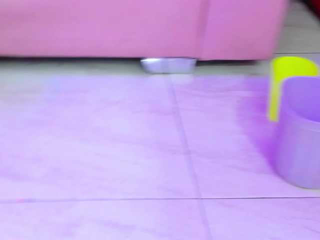 room-kitty live cam on BongaCams