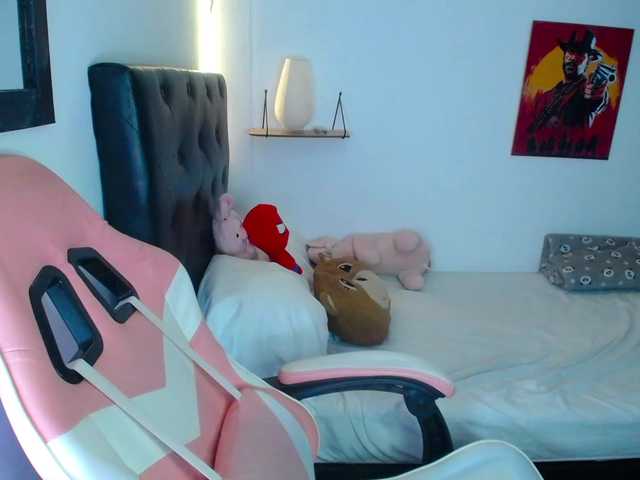 room-kitty live show
