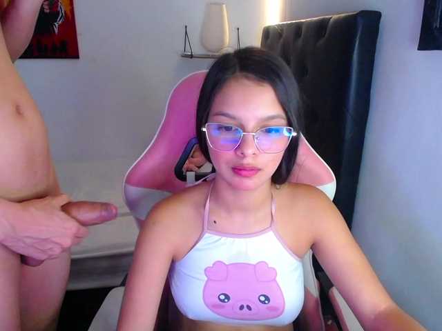 room-kitty live cam on BongaCams