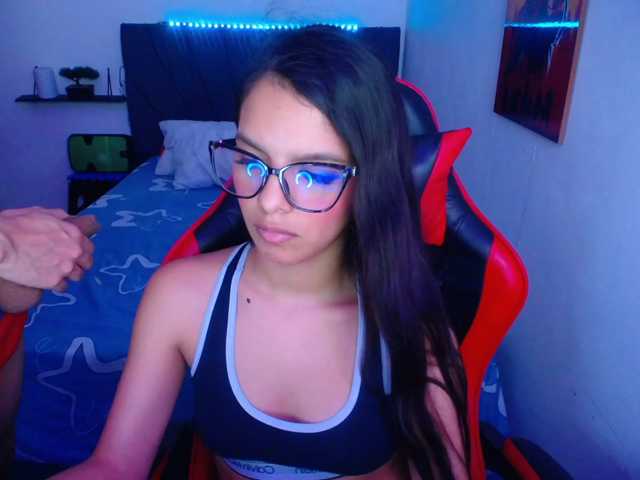 room-kitty live cam on BongaCams