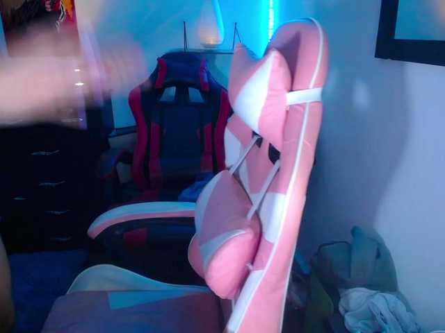 room-kitty live cam on BongaCams