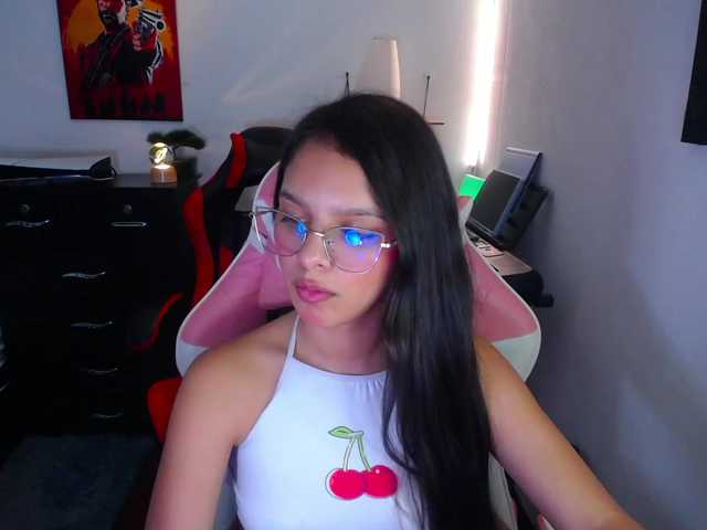 room-kitty live cam on BongaCams