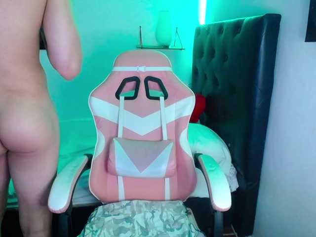 room-kitty live cam on BongaCams