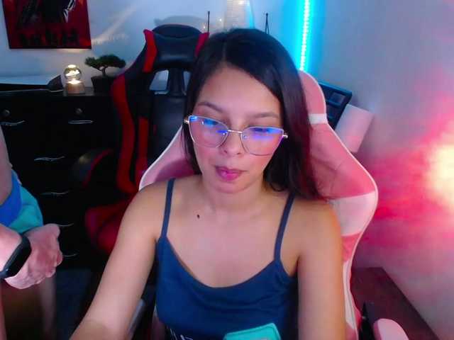 room-kitty live cam on BongaCams