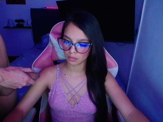 room-kitty live cam on BongaCams