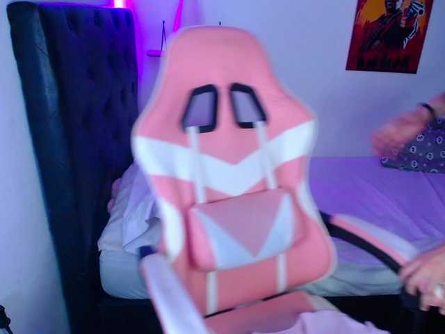 room-kitty live cam on BongaCams