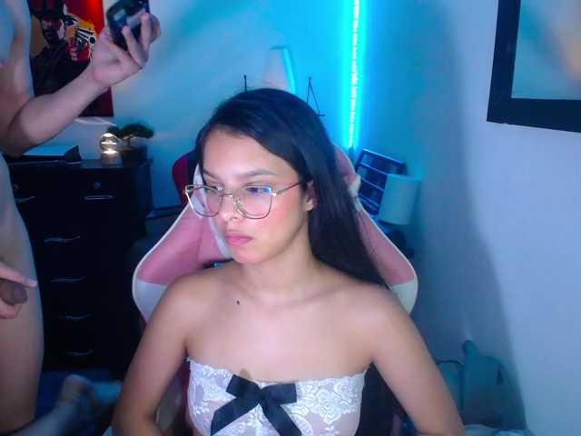 room-kitty live cam on BongaCams