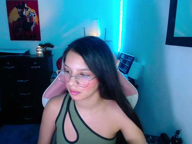 room-kitty live cam on BongaCams