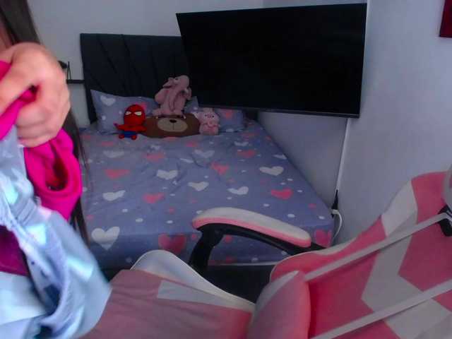 room-kitty live cam on BongaCams