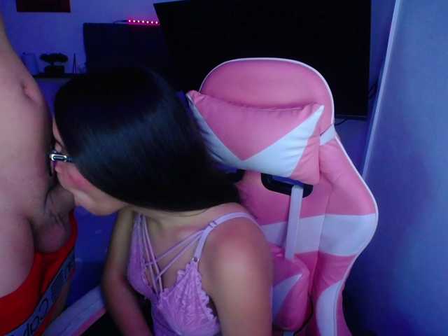 room-kitty live cam on BongaCams