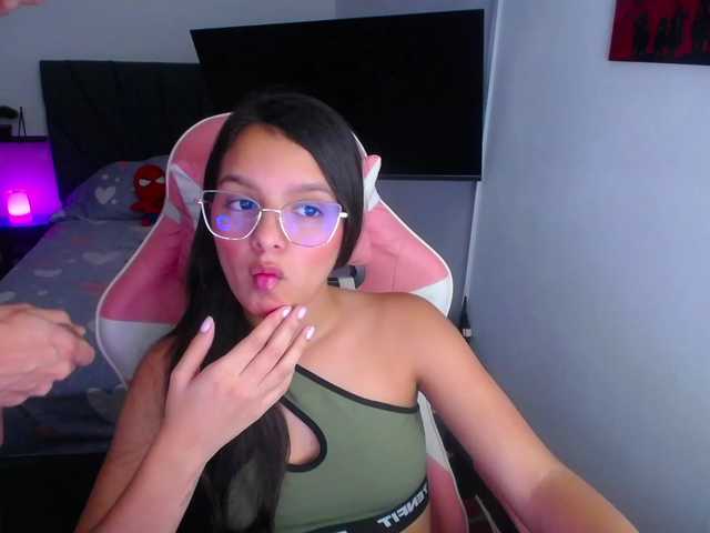room-kitty live cam on BongaCams