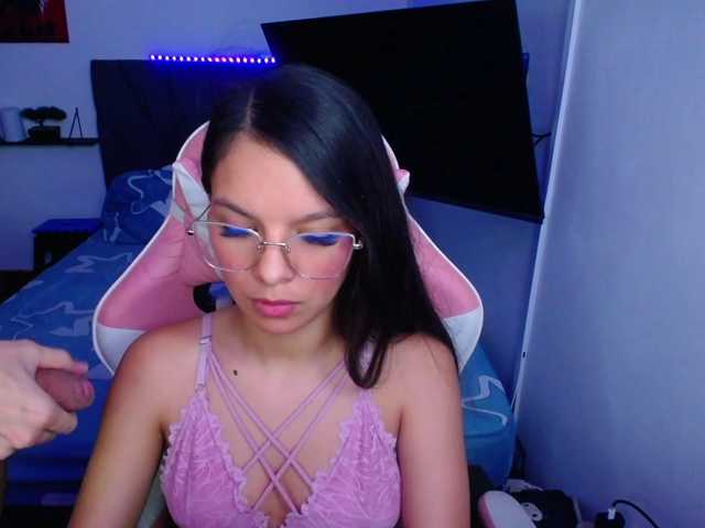 room-kitty live cam on BongaCams