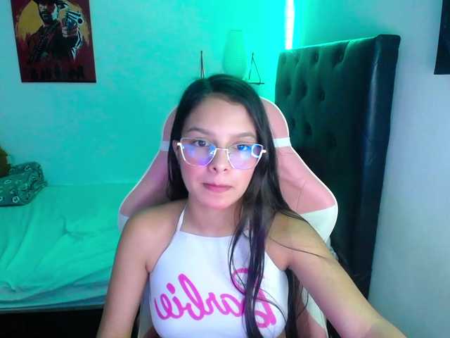 room-kitty live cam on BongaCams