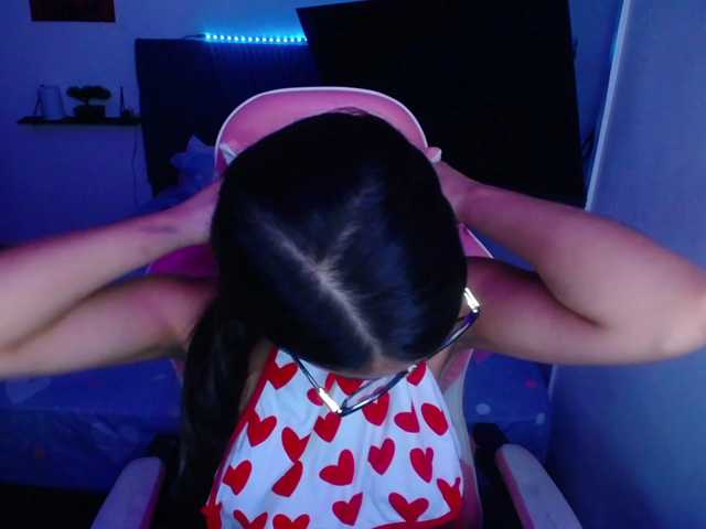 room-kitty live cam on BongaCams
