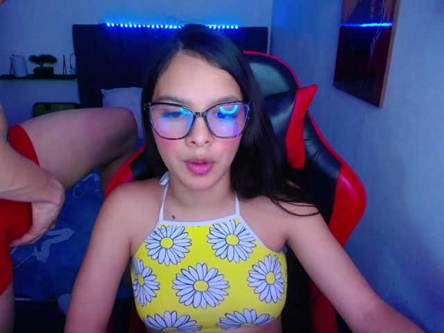 room-kitty live cam on BongaCams