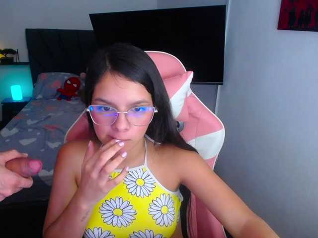 room-kitty live cam on BongaCams