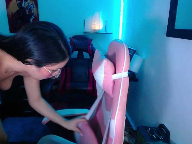 room-kitty live cam on BongaCams
