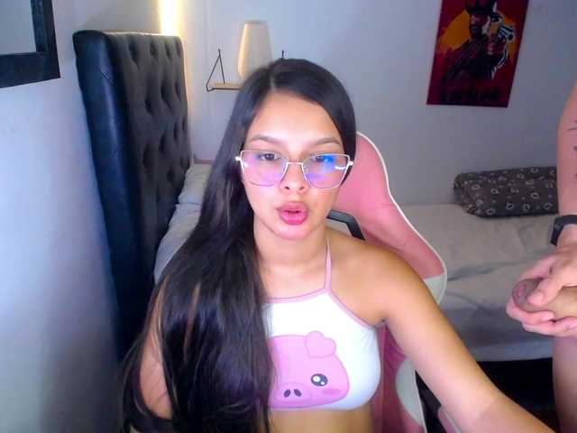room-kitty live cam on BongaCams