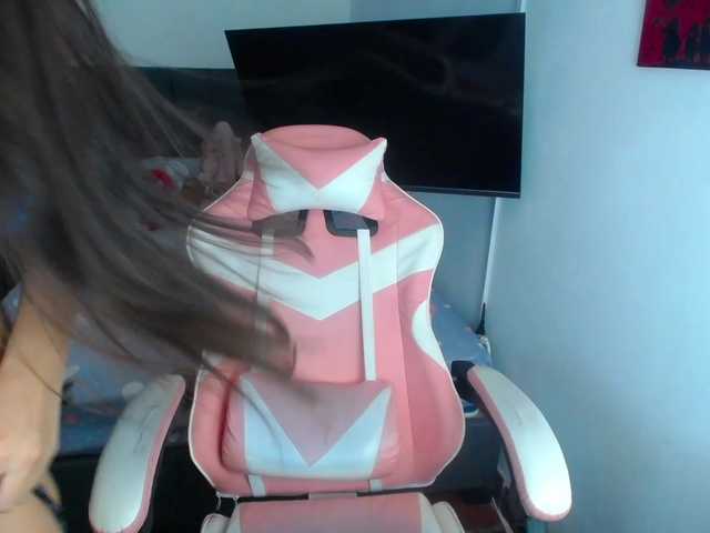 room-kitty live cam on BongaCams