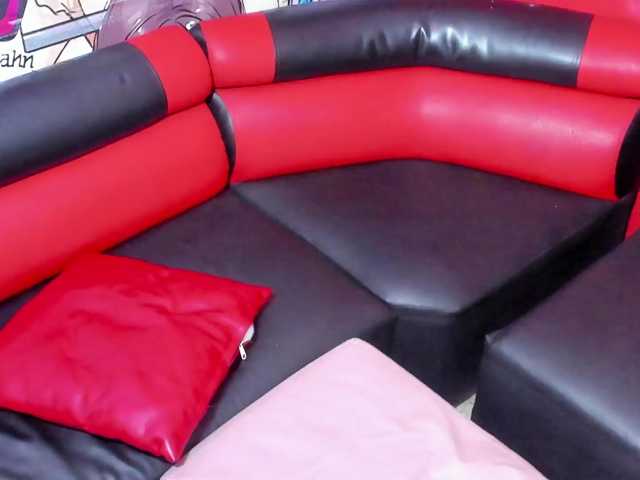room-kitty live cam on BongaCams