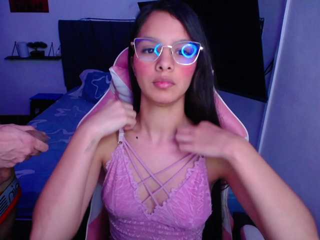 room-kitty live cam on BongaCams