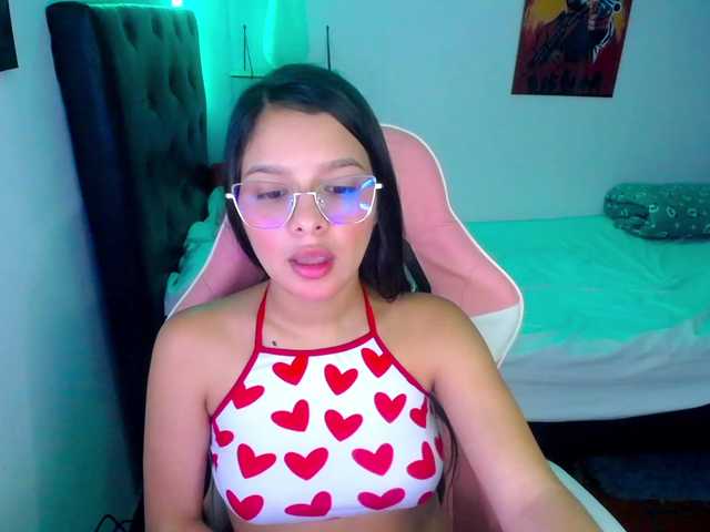 room-kitty live cam on BongaCams
