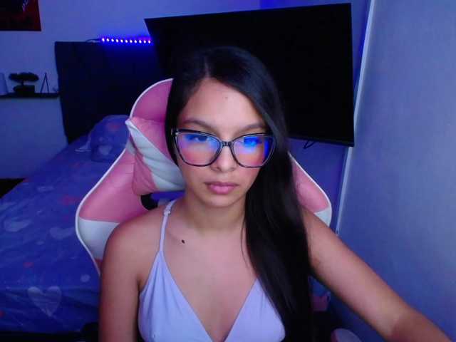 room-kitty live cam preview