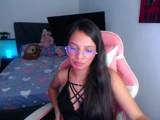 room-kitty live cam on BongaCams