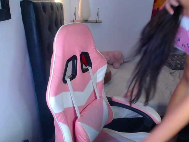 room-kitty live cam on BongaCams