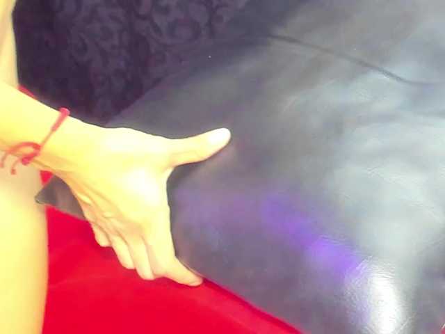 room-kitty live cam on BongaCams