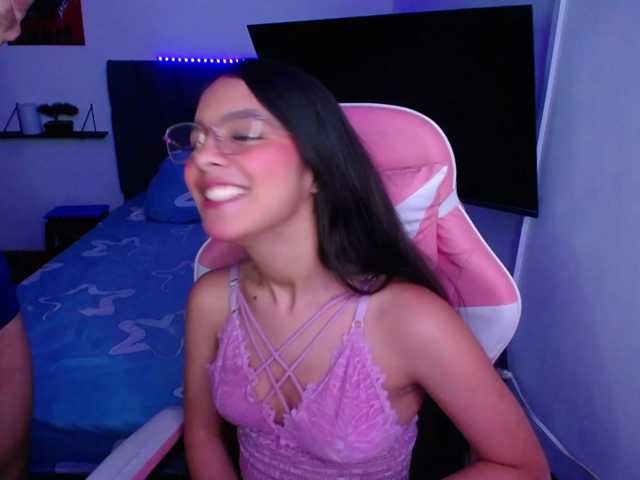 room-kitty live cam on BongaCams